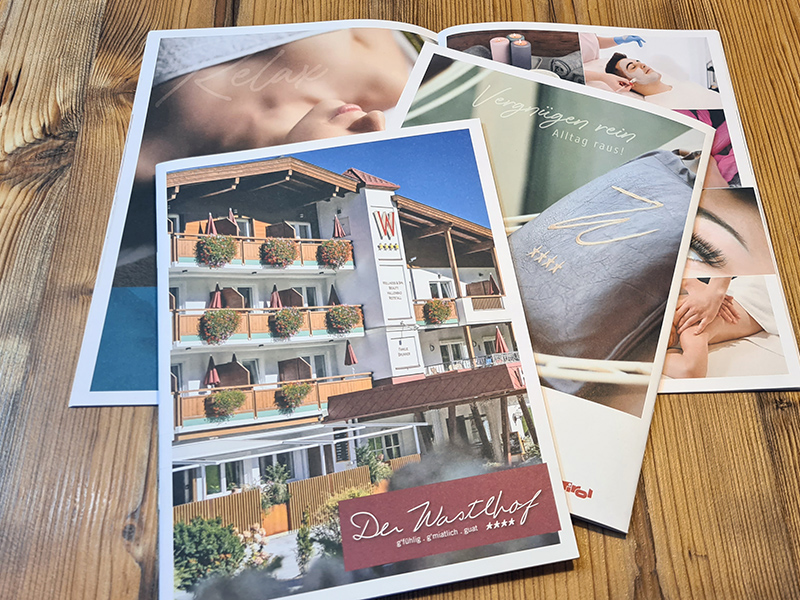 Prospekte für Hotel Wastlhof mit Hotelansicht, Wellness- und Entspannungsmotiven